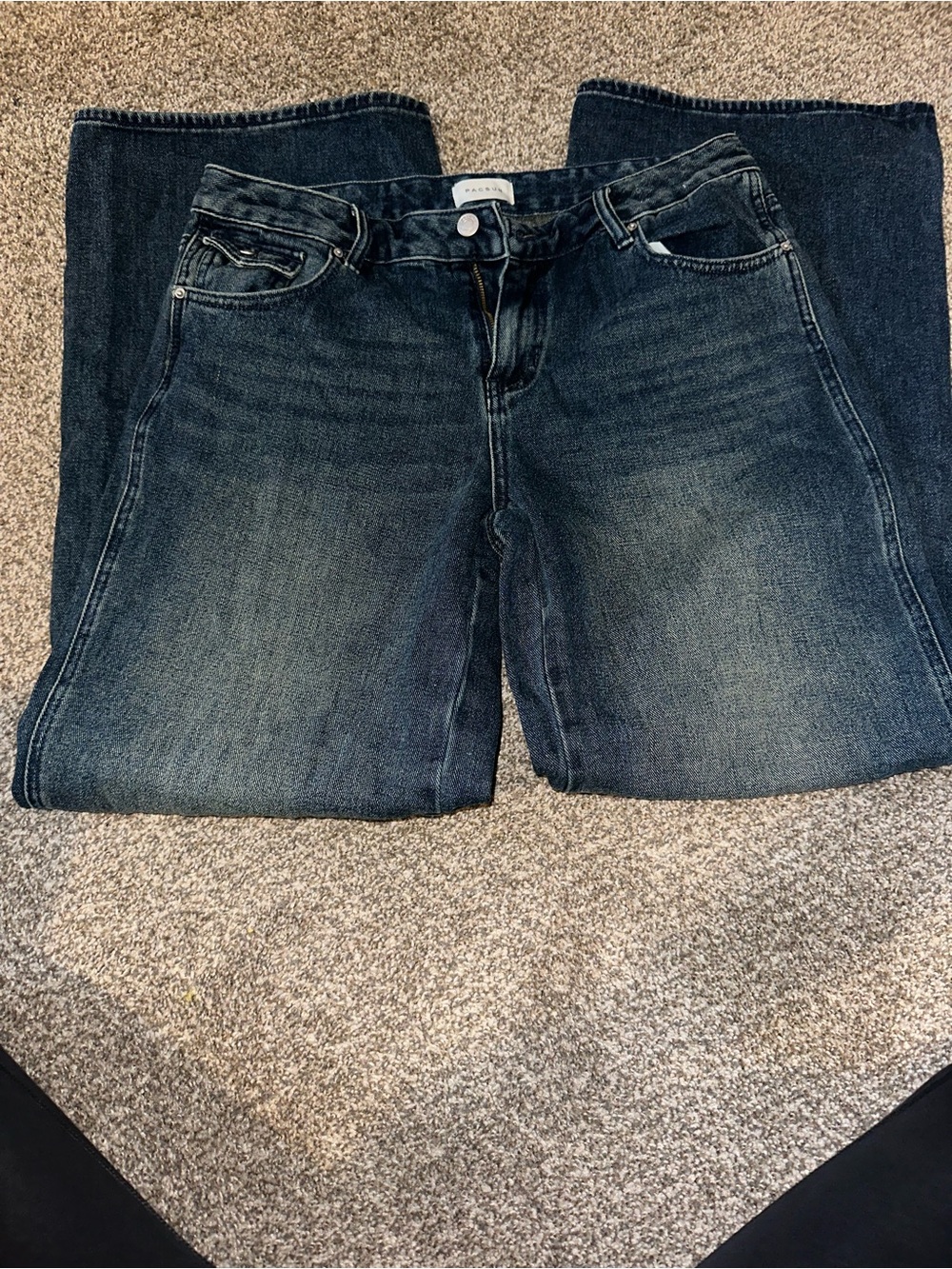 PacSun Women's Straight Leg Jeans in Dark Blue Wash